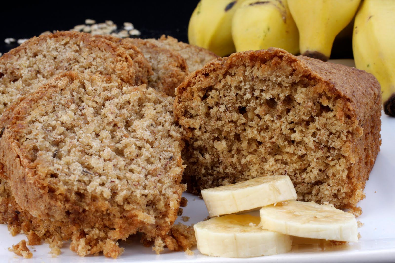 Bolo de banana de liquidificador sem glúten e sem lactose