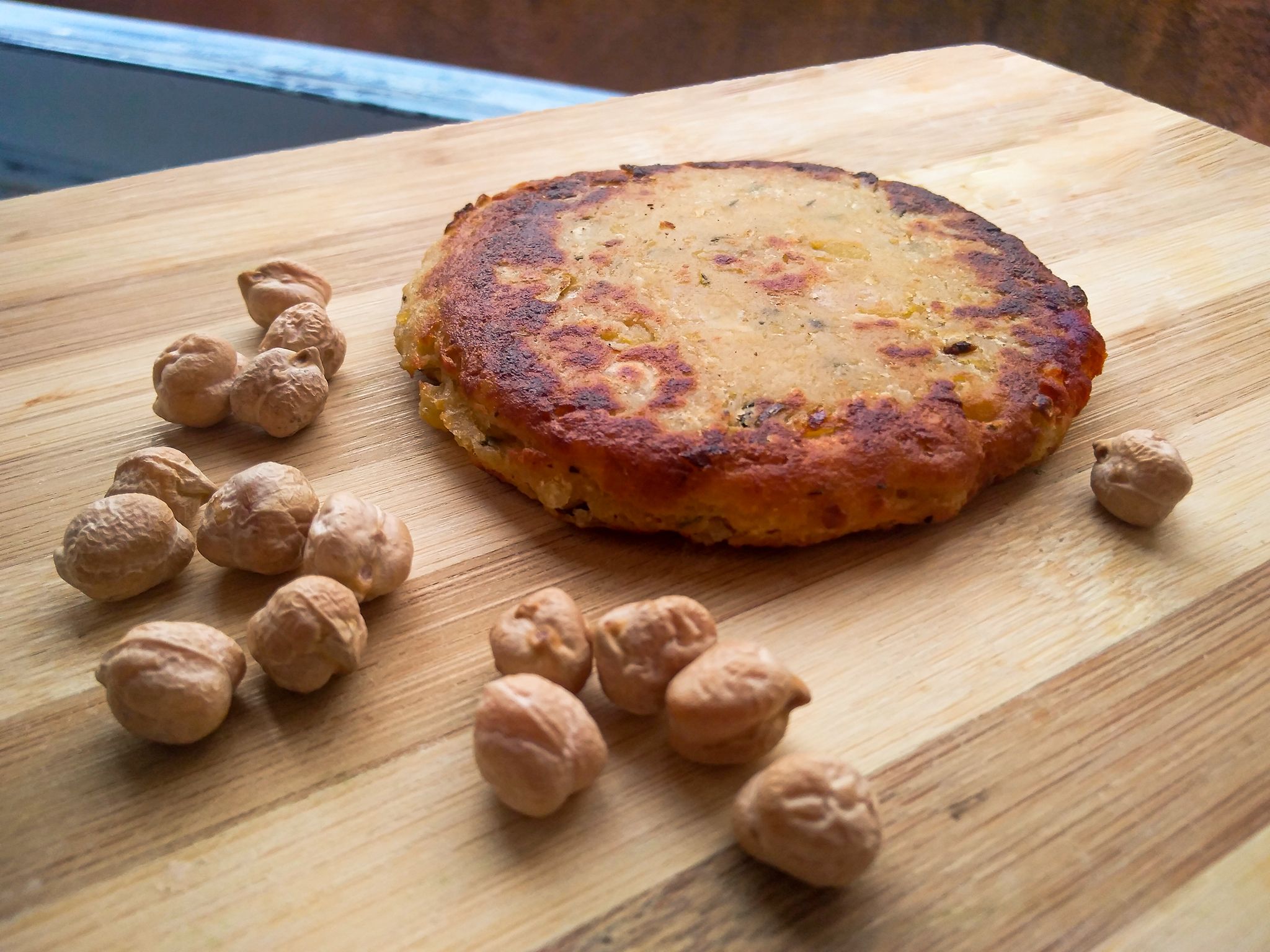 Hambúrguer de grão-de-bico vegano